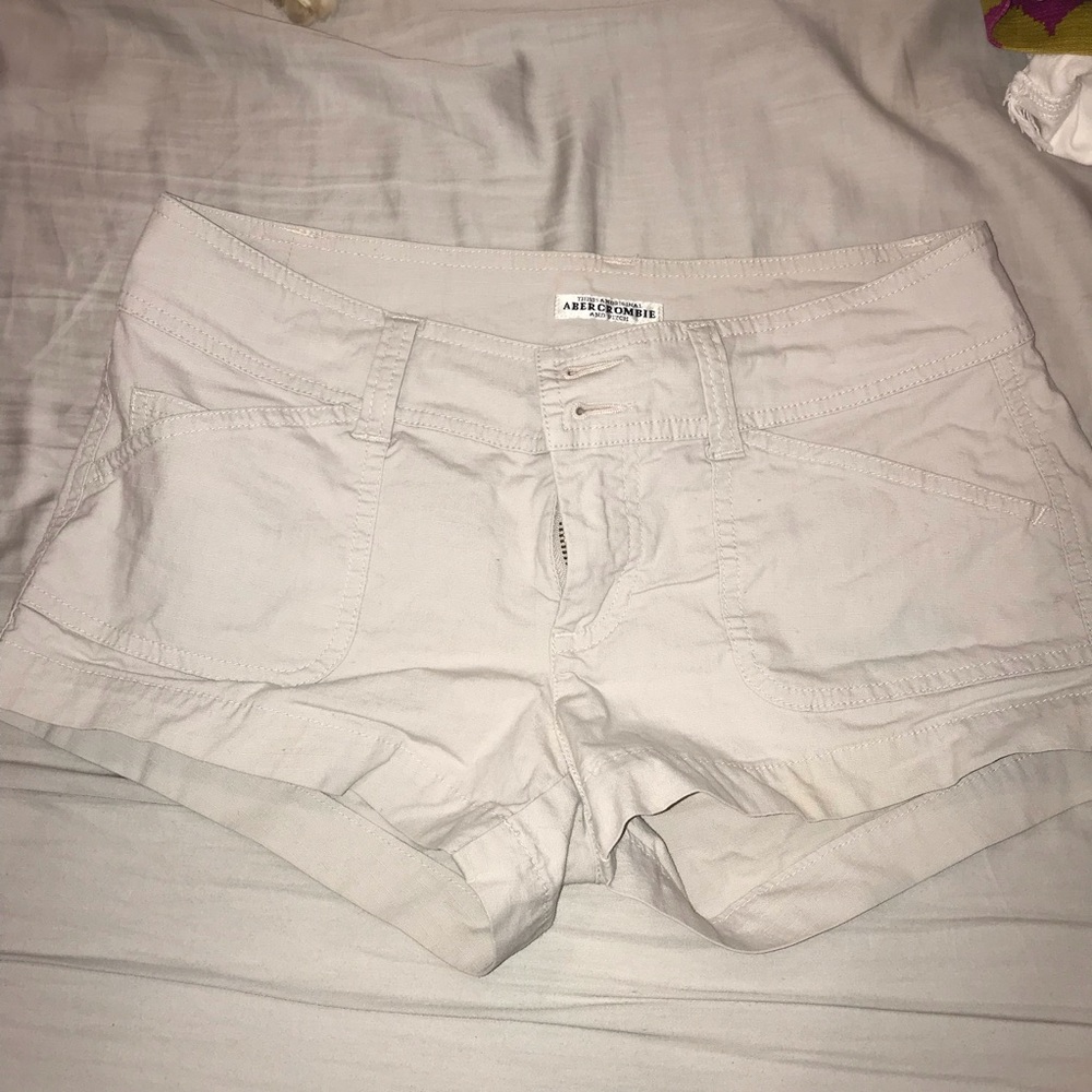 Abercrombie & Fitch light khaki thin shorts